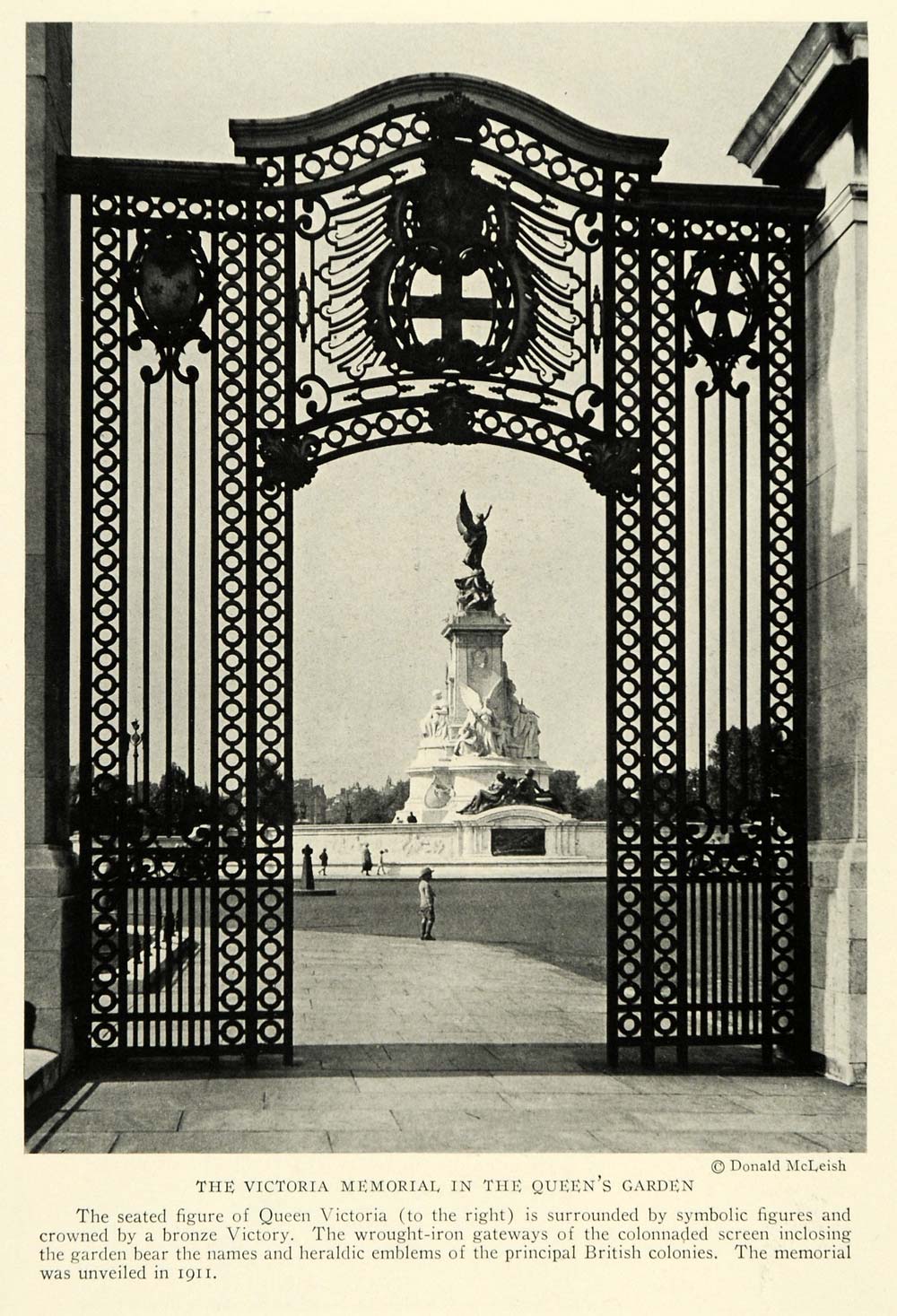 1926 Print Buckingham Palace Victoria Memorial Statue London Queens Gardens NGM1