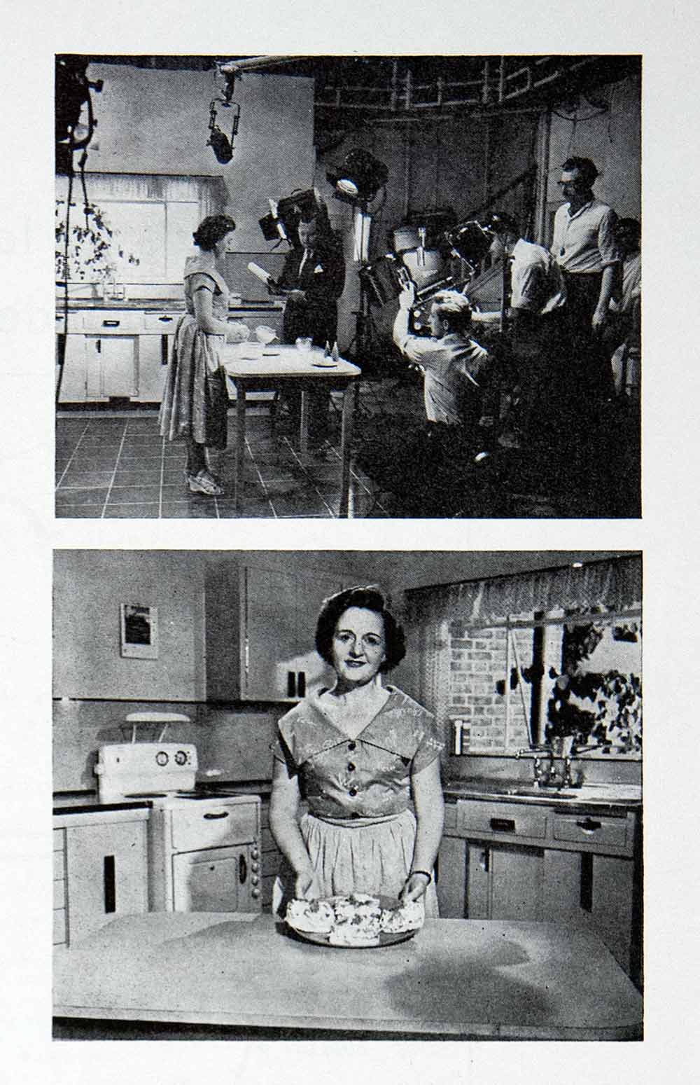 1956 Print Quaker Macaroni Commercial Housewife Television Set Woman VEN7