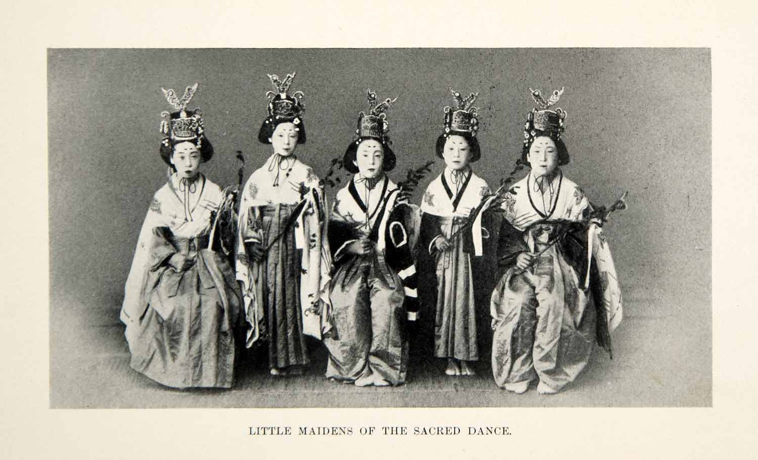 1905 Print Little Maidens Girls Sacred Dance Japanese Costume Fashion XGDD2